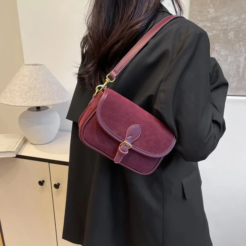 2024 New Fashion Luxury Designer Bags for Women Solid Buckle Shoulder Bags Ladies High Quality Vintage Suede Underarm Bags