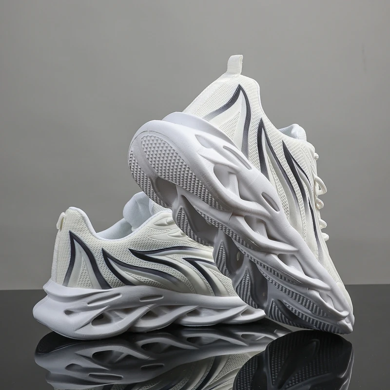 أحذية رجالية للفصول الأربعة 2025 أحذية رياضية جديدة شبكية قابلة للتنفس ونعل سميك للشباب أحذية ركض غير رسمية متعددة الاستخدامات