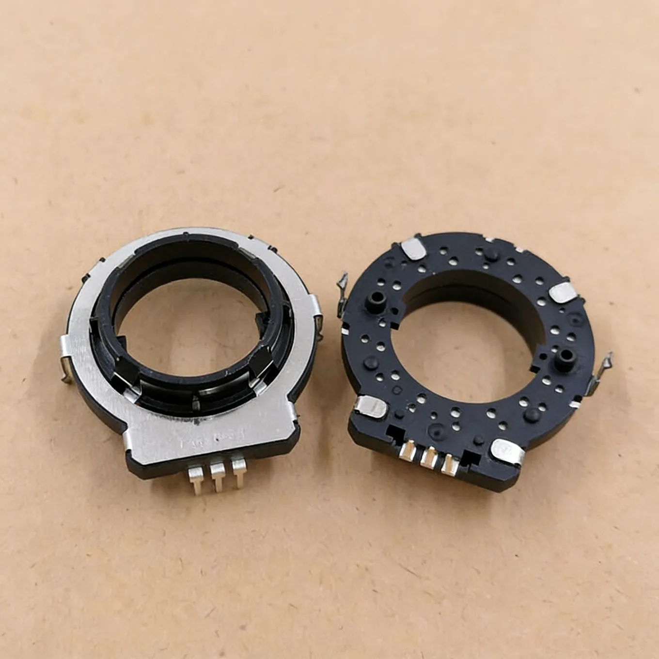 Original new 100% R306EC hollow encoder 32-positioning 16-pulse infinite rotation encoder potentiometer (SWITCH)