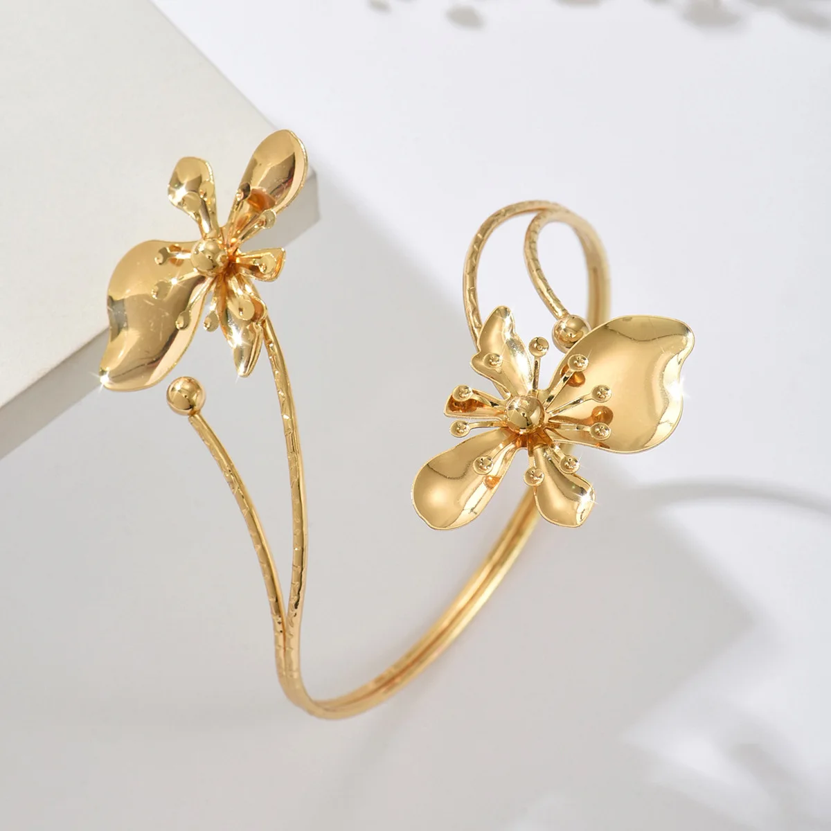 Upper Arm Cuff Bracelet Metal Flower Armband Summer Arm Bangle Armlet for Women Holiday Hawaiian Jewelry - view 2
