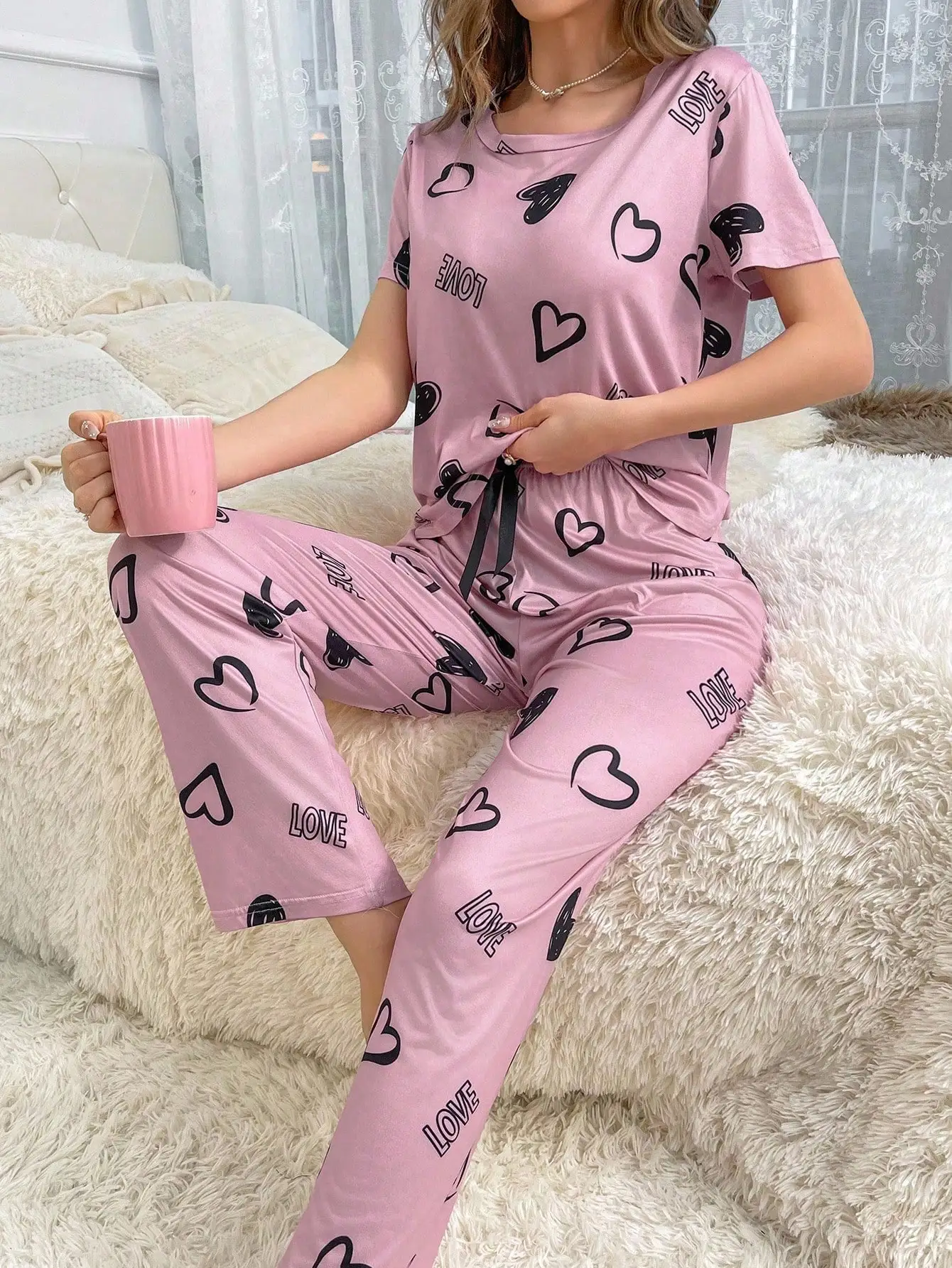 

Pink Heart Print Pajama Set with Drawstring Waist for Women