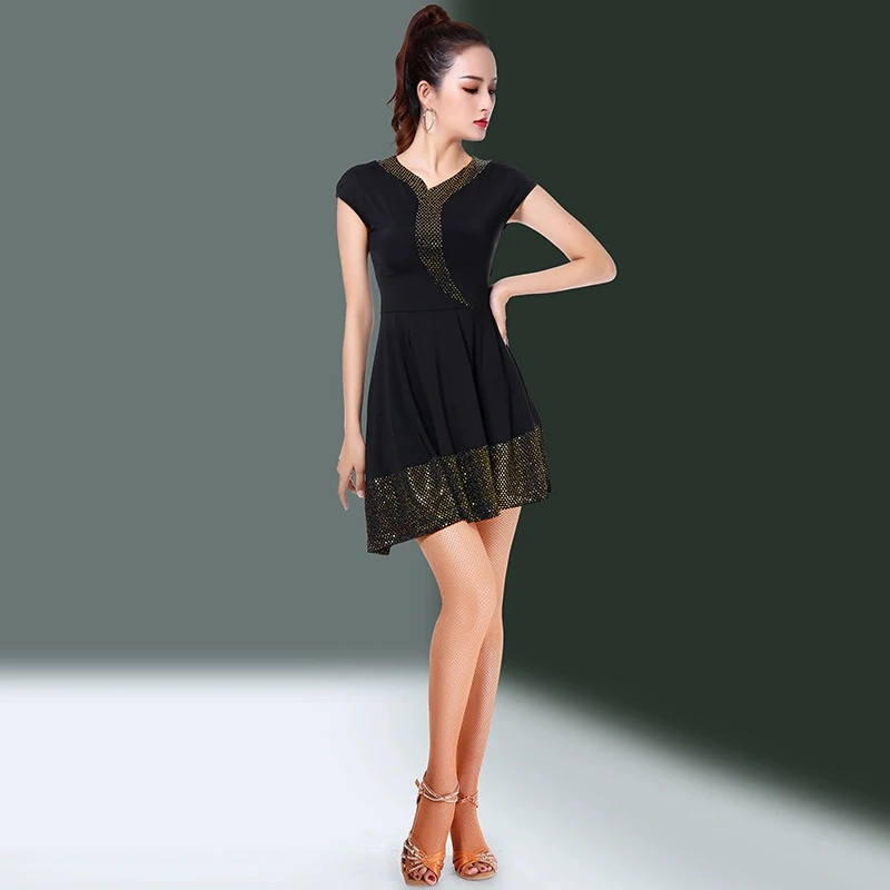 ファッションショートドレス夏ラインダンス服スプライシングラテンダンススーツパフォーマンス女性のドレスセクシーなミニドレス着用スカート