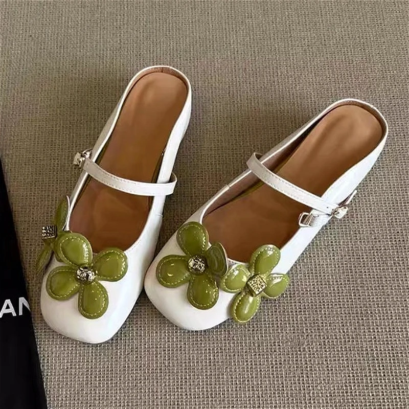 

Цветочные дизайнерские тапочки, женские летние новые милые шлепанцы на плоской подошве, женские удобные модные сабо, брендовые сандалии с металлическими украшениями, женские сандалии