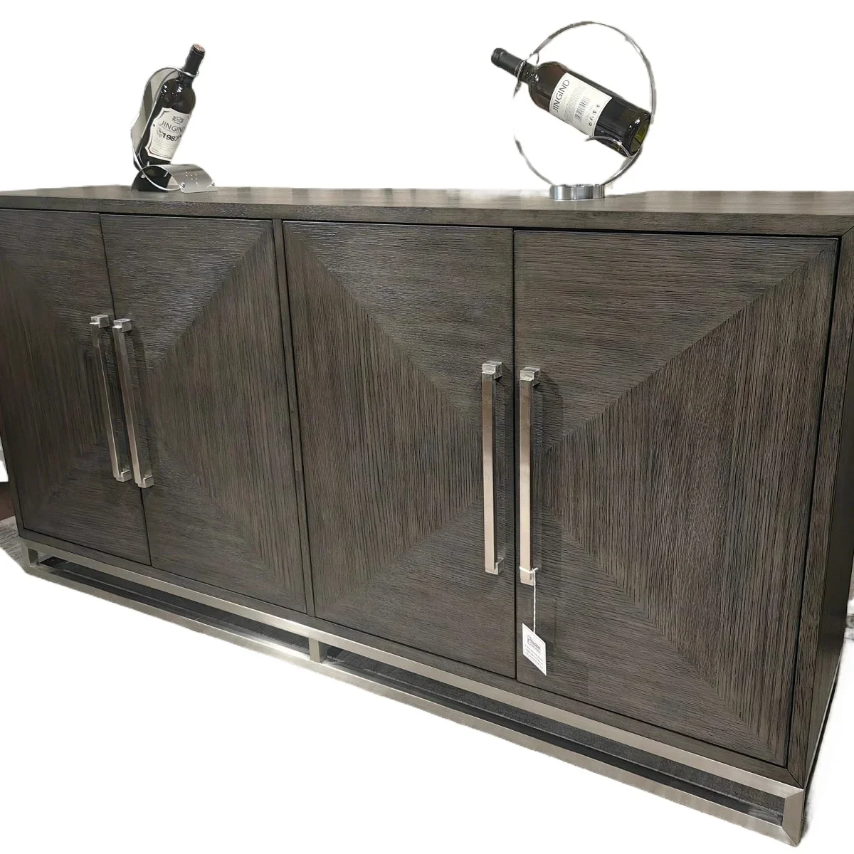 

Edge cabinet, entrance cabinet (668-894) North American white oak + stainless steel base