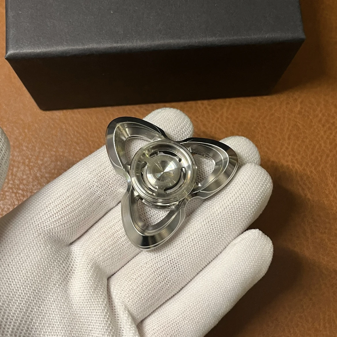 Jouets Fidget Spinner Fidgeting, en acier inoxydable, en forme de trèfle, jouet rotatif, effet d'illusion, EDC, Anti-Stress, sensoriel, tdah