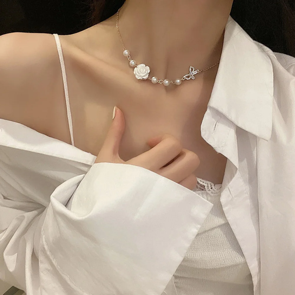 Retro Baroque Pearl Necklace With Rose Flower Pendant Romantic Shiny Butterfly Choker Necklace For Women Wedding Party Jewelry