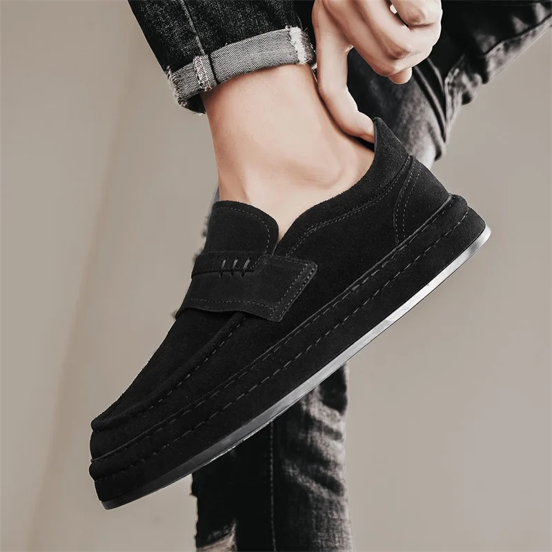 

Easy to Wear Slip on Lazy Person Cowhide Leather Shoes Winter New Lightweight Thick Bottom Breathable Rubber Sole Casual Shoes