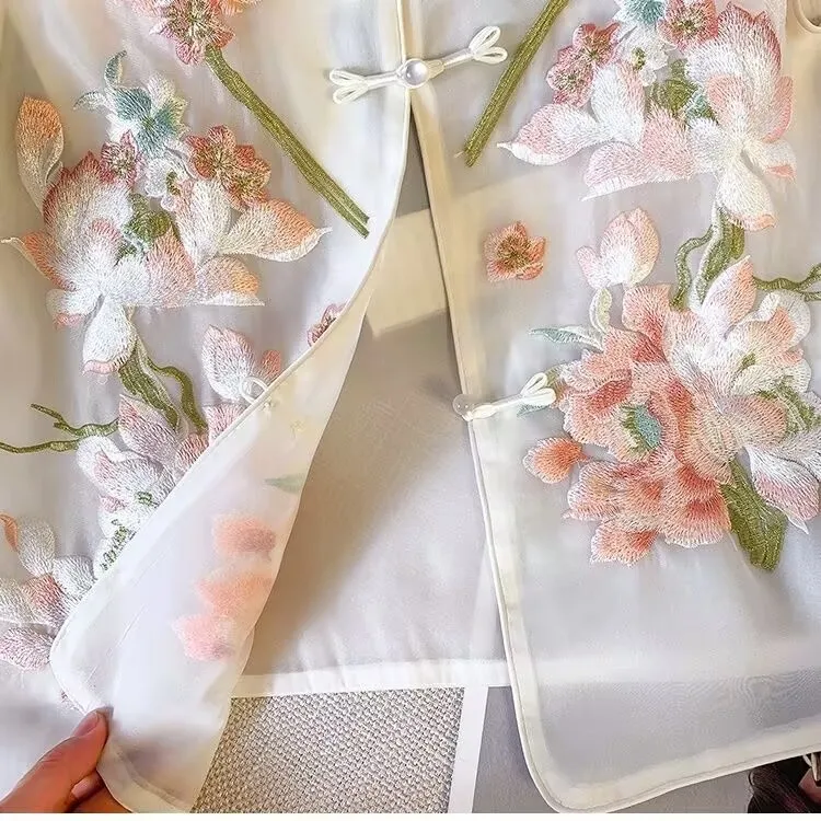 Chinese Style Embroidery Waistcoat 2025 Summer Women Breathable Thin Vest Female Sleeveless Short Jacket Autumn Vintage Vest