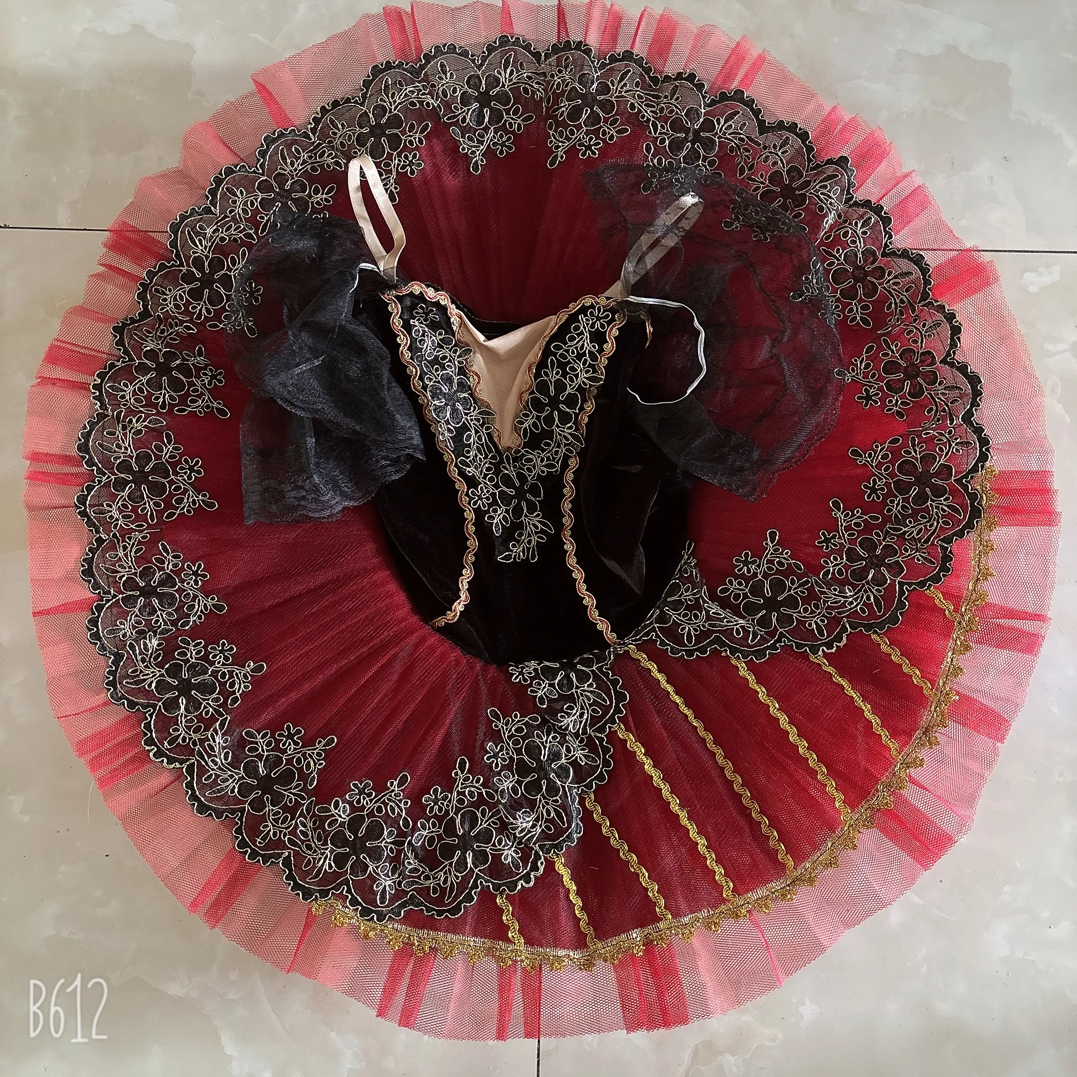 الأحمر المهنية الباليه توتو اللباس الكبار الاطفال طبق فطيرة بحيرة البجع راقصة الباليه مرحلة الرقص زي