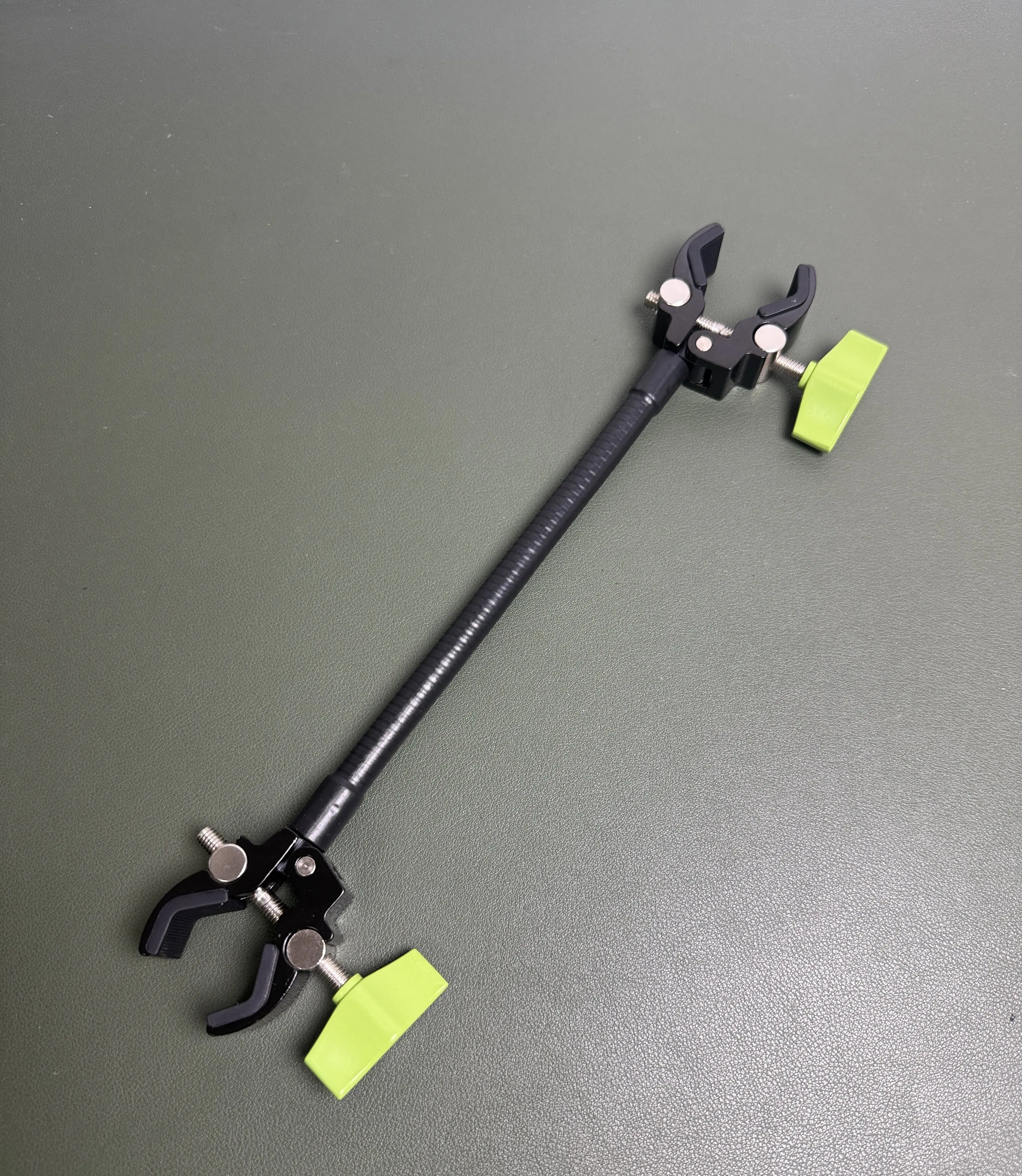 Universal Double Head Clamp 360 Movable Joint Fixed Support Stable Versatile Clamp for Mic Flashlight or Photo-Taking Props