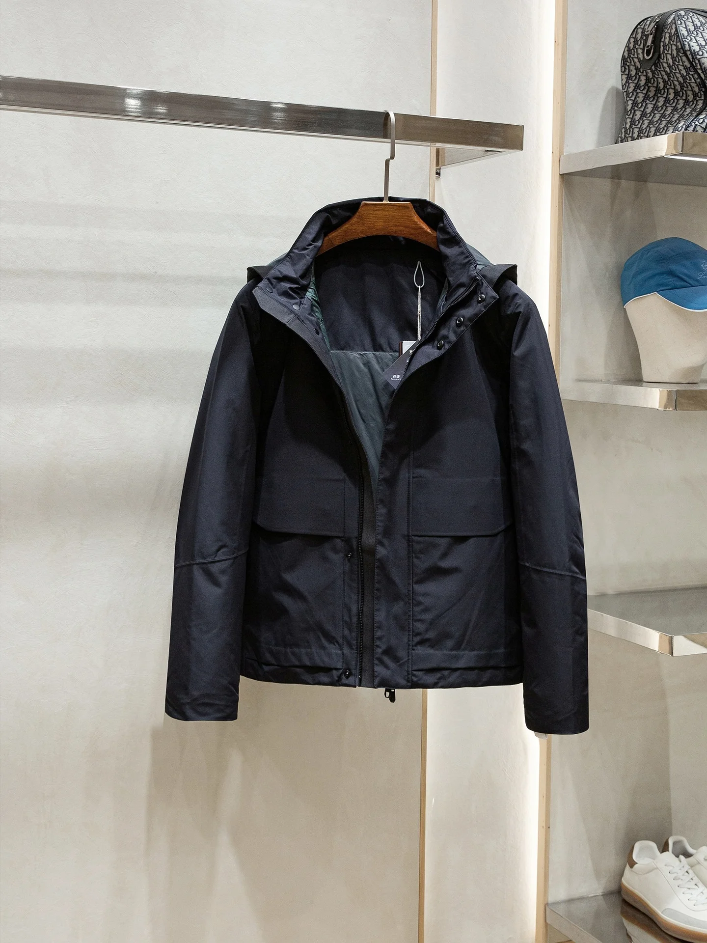 

Men's Outdoor Waterproof down Jacket Casual Warm White Goose down Filling Polyester Fabric Long Sleeve Zipper Closure Standar...