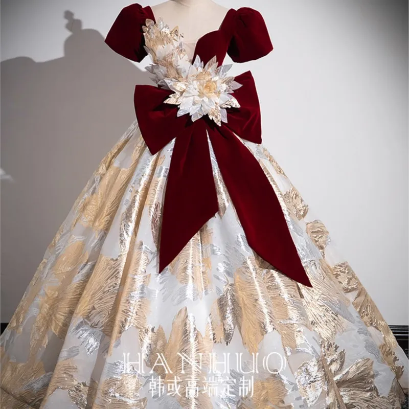 Robe d'hôte de banquet de luxe léger, sens de toast rouge, nouveau