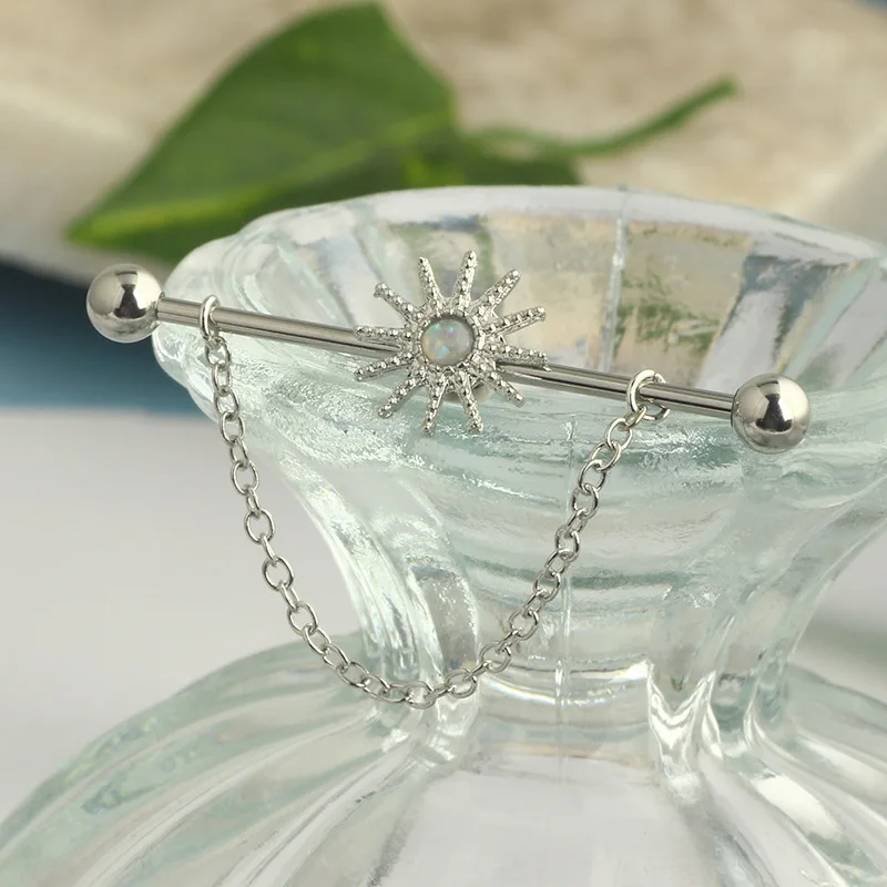 Modische Edelstahl-Industrie-Piercing-Ohrringe mit langer Stabkette und Stern für den Tragus – Detail 5