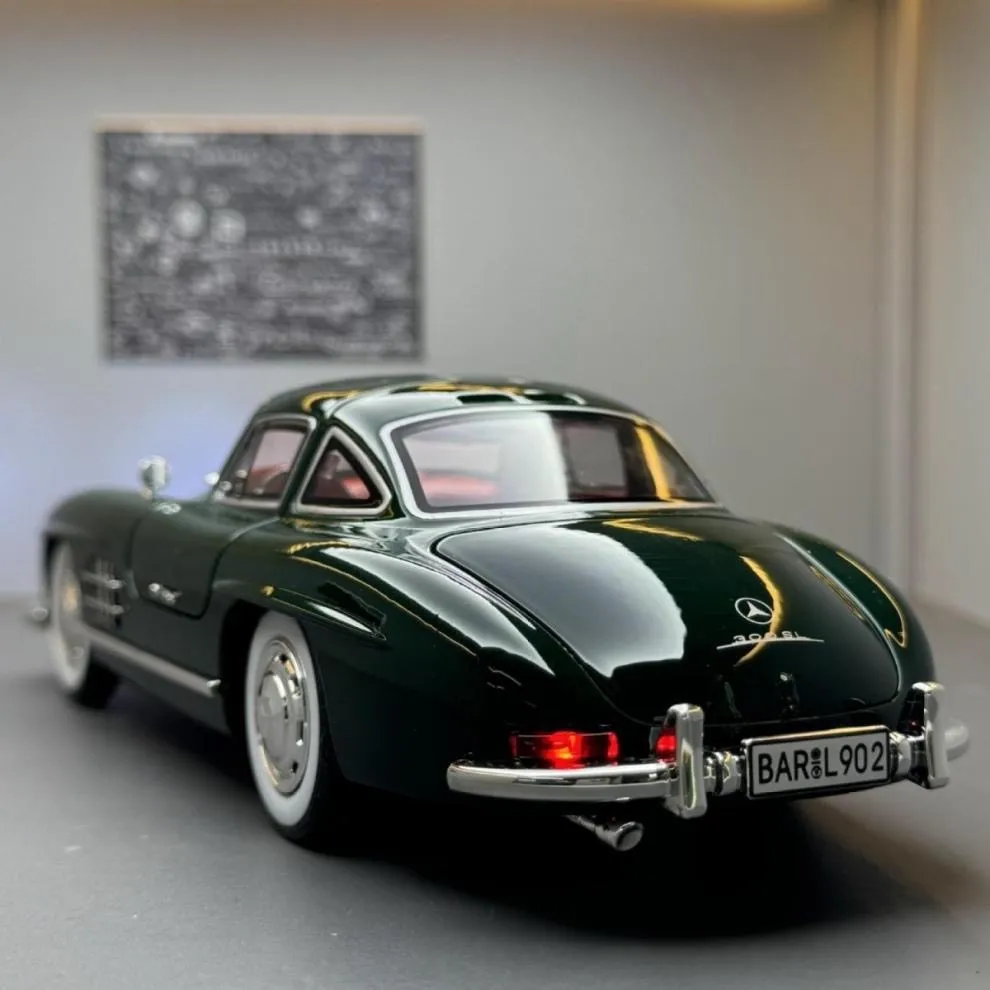 Modelo de coche a escala 1:24, Mercedes Benz 300SL, modelo de coche de aleación, clásico, Vintage, Metal fundido a presión, sonido, luz, colecciona, juguete para regalo para niños