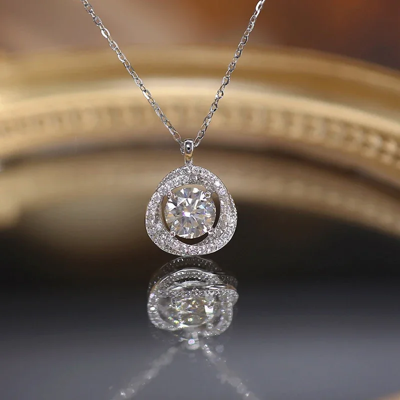 Huitan Bling Bling Hollow-out Pendant Necklace for Women Delicate Eternal Wedding Engagement Jewelry Sparkling Neck Accessories