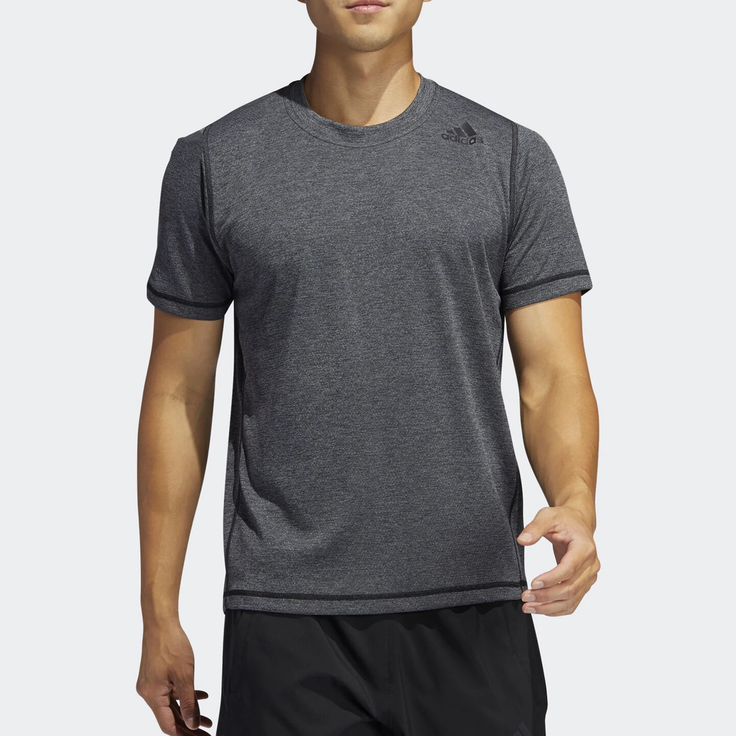 

Мужская повседневная удобная спортивная футболка Adidas Originals New Season FL4452