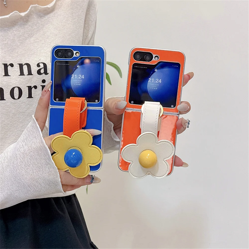

Korean ins fashion leather phone case for Samsung Galaxy Z Flip 6 flip5 Flip7 4 3 cover cute flower wristband protective cover