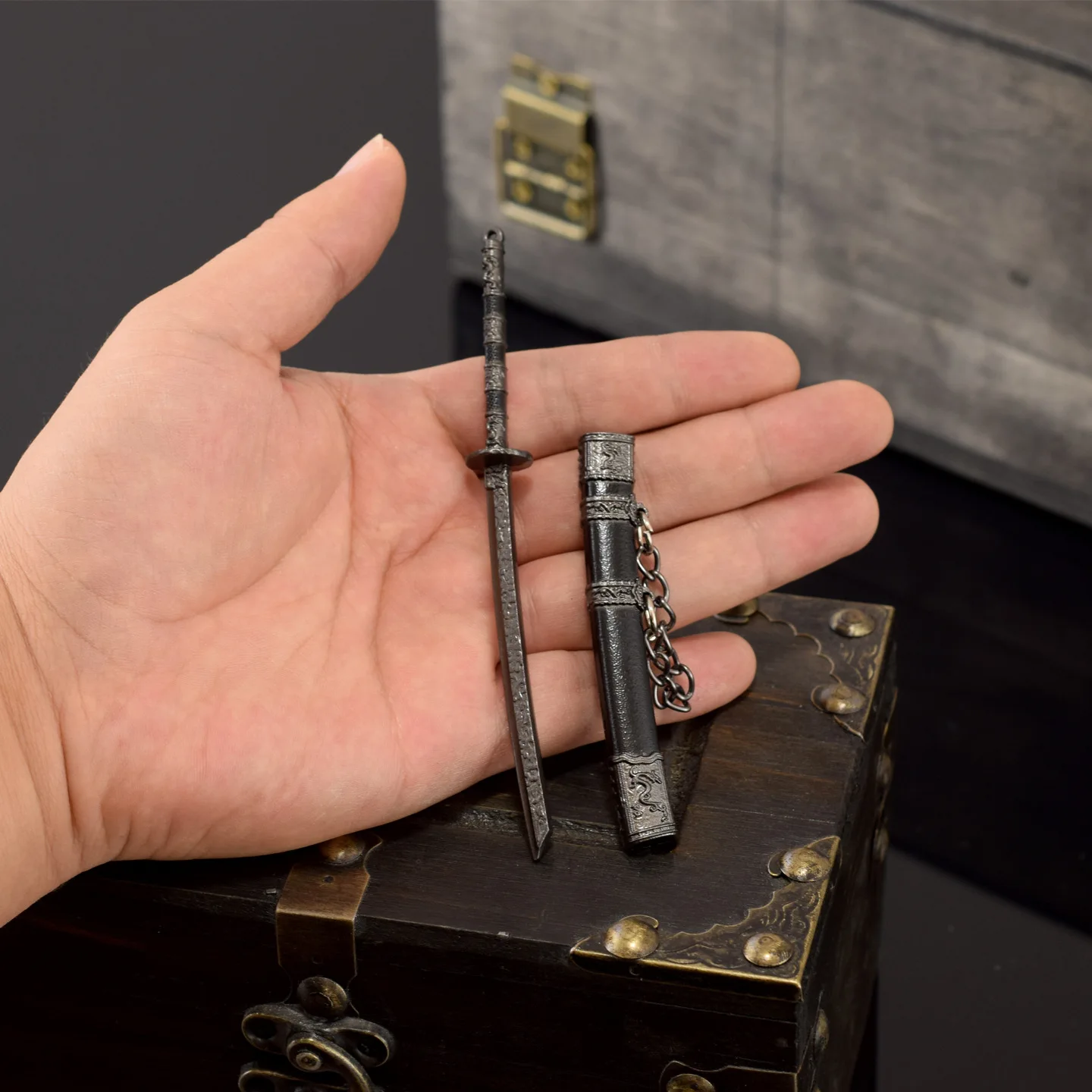 4.7inch Ancient Cold Swords Qingzhu Feng Cloud Katana Kayser Knife Sword of King Goujian of Yue Qin Shihuang Knives Safety Toys