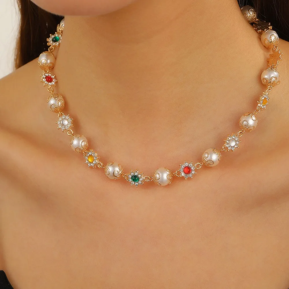 

Luxury Flowers Beads Choker Necklace Rhinestone Elegant Imitation Pearl Clavicle Chain Trendy Jewelry Shinny Colorful Choker