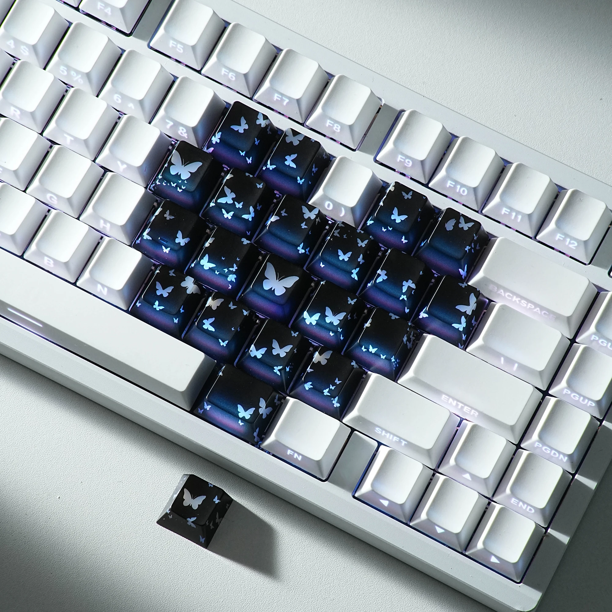 

Butterfly Heart Keycap PC light transmission 21 Keys Red pink blue For mechanical keyboards Wooting