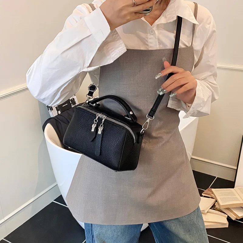 

New Women's Retro Fashion Handbag Crossbody Bag Trendy Versatile Fashion Small Square Bag Tongqin Crossbody Bag