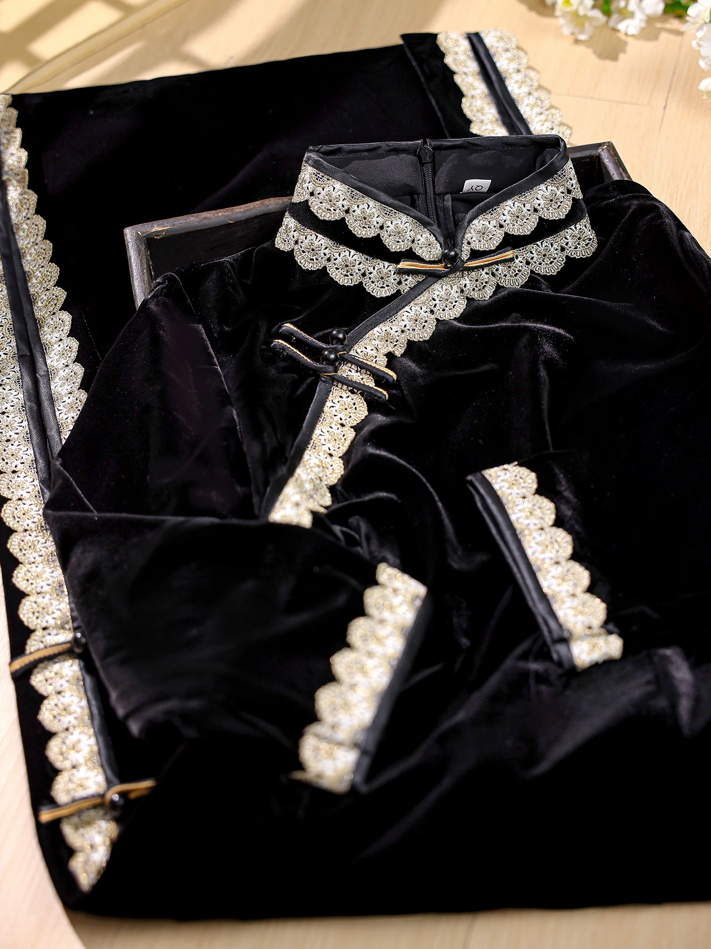 

Новое китайское платье-ципао для похудения, черное, элегантное, универсальное, с длинными рукавами, с высоким разрезом, для повседневной носки, удобное, в ретро-стиле