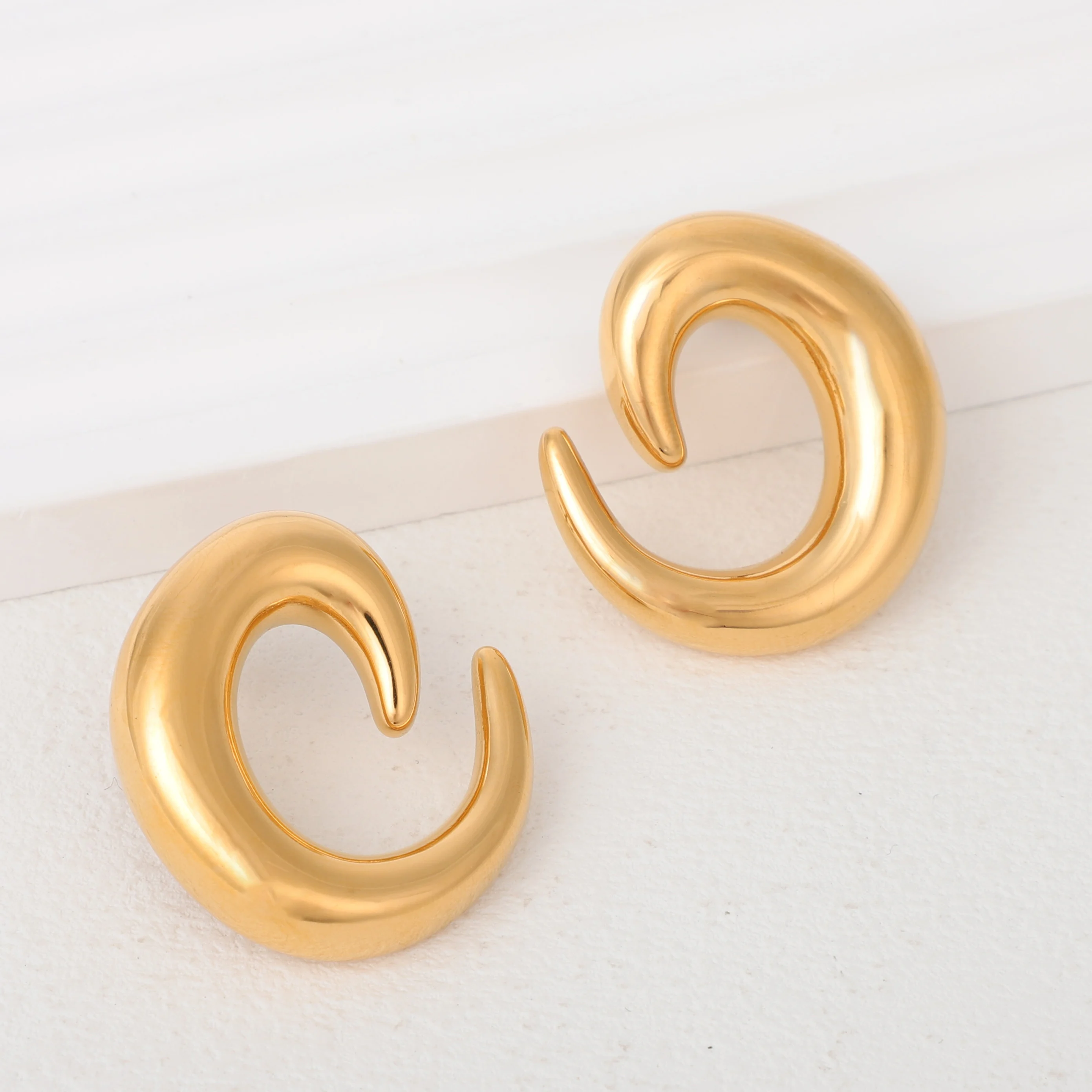 

LAVK Stainless Steel Organic Twisted Studs 18K Gold Plated Exquisite Jewelry