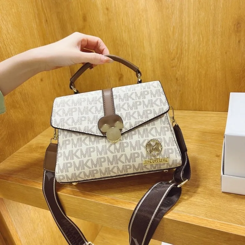 

Chic Drawstring Closure Crossbody Bag For Women Adjustable Underarm Shoulder Bag For A Unique Look