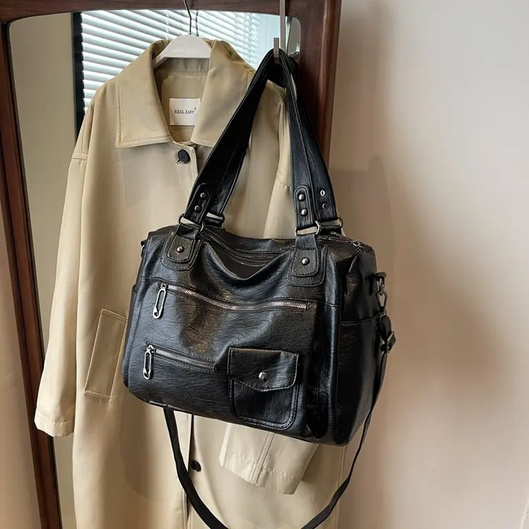 

2026 New Quilted Chain Shoulder Bag for Women Multi-Color Metal Charm Versatile Crossbody Handbag