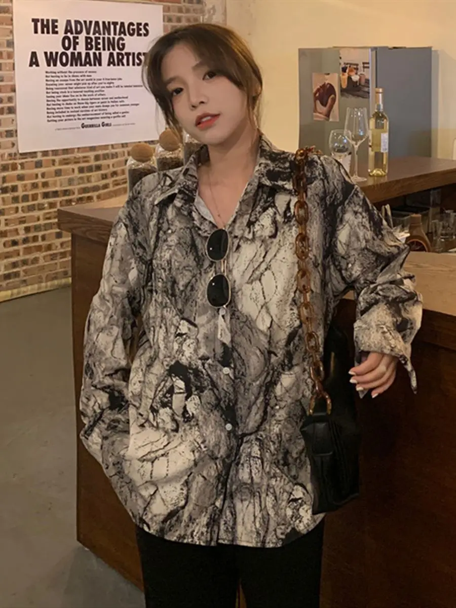 

Niche Temperament Retro Ink Painting Tie-dye Shirt Women's Casual Loose Japanese Sunscreen Shirt, Thin Long-sleeved Shirt