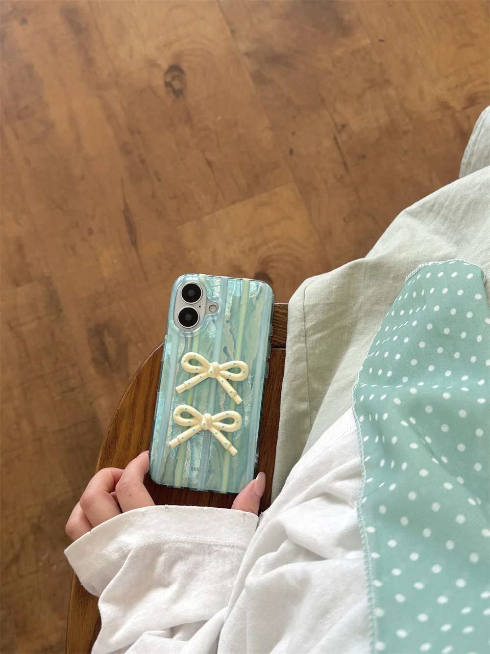 韓国の女性向け新作可愛い水玉模様リボン付きクリエイティブなスマホケース、iPhone 13、14、15、16 Pro Max対応、落下防止