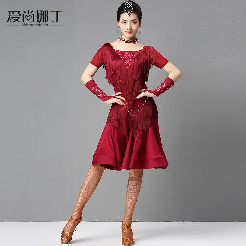 الإناث الكبار شرابة فستان رقص اللاتينية أداء الرقص زي امرأة المهنية بلاكبول المنافسة زي