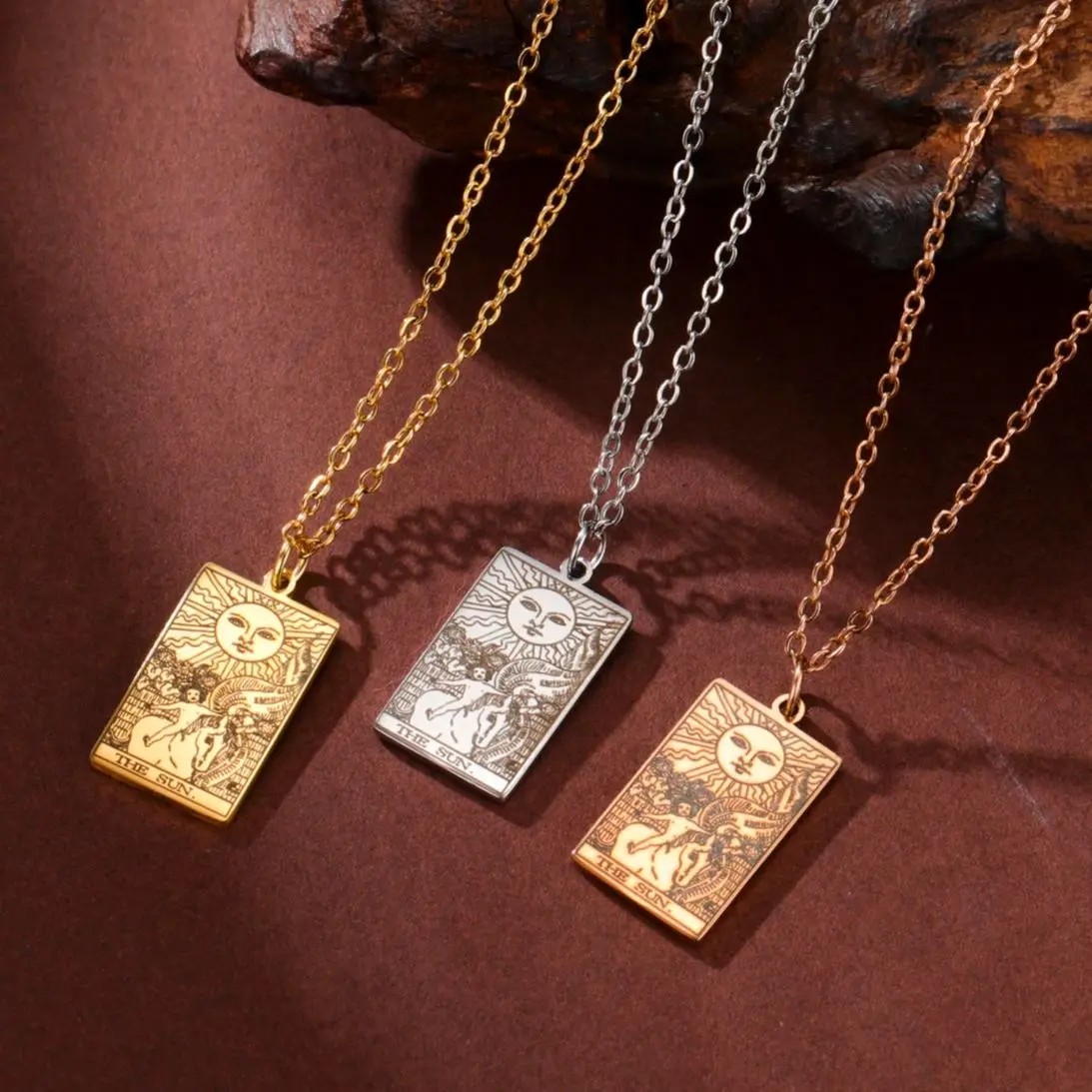 LIKGREAT Tarot Card Necklace The Sun Tarots Stainless Steel Necklaces Divination Major Arcana Jewelry Gift Good Luck Talisman