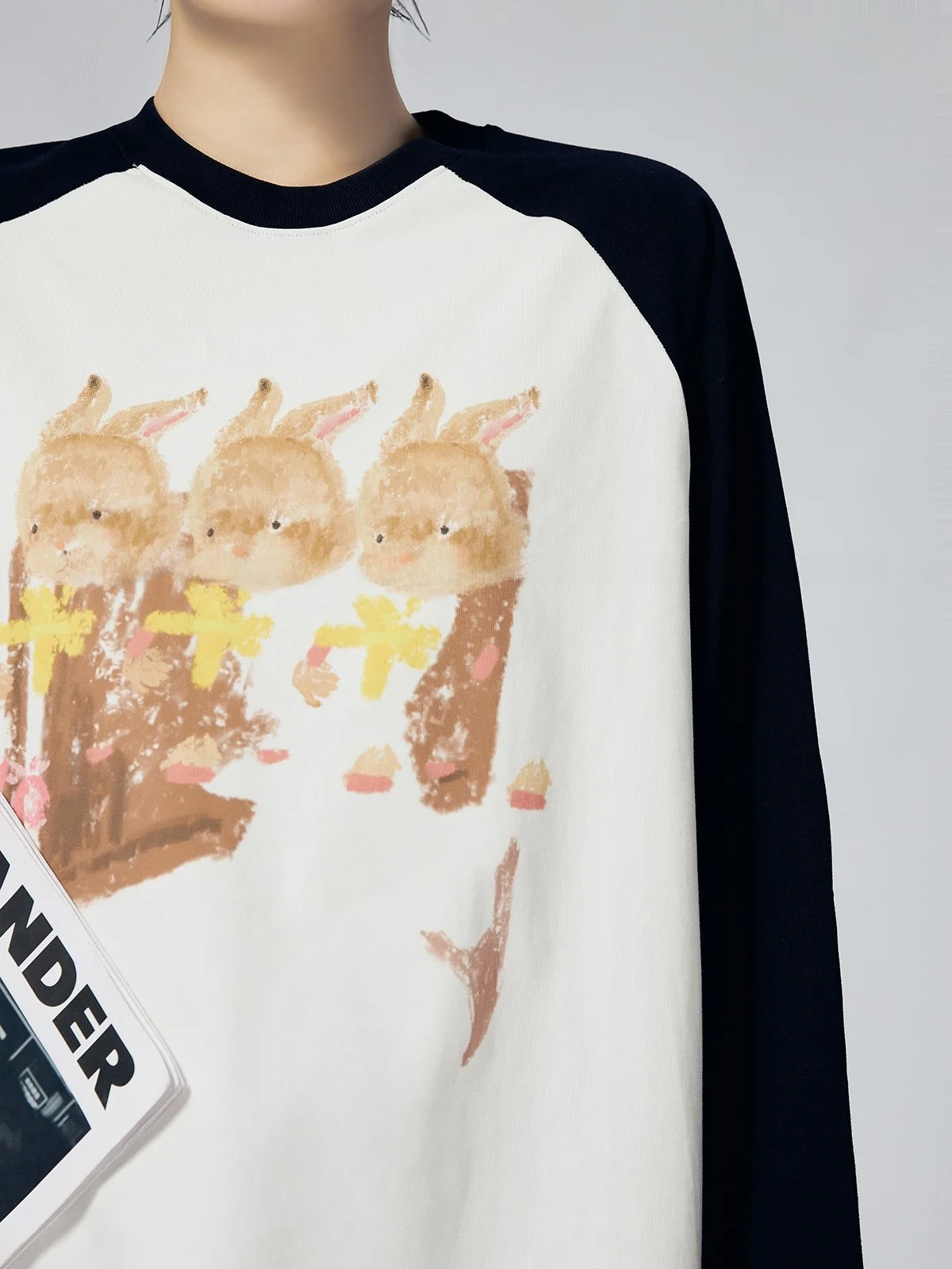 

Женская футболка с длинным рукавом в корейском стиле, с цветными блоками, для ранней осени, белая, с вставками на плечах, повседневная, с круглым вырезом