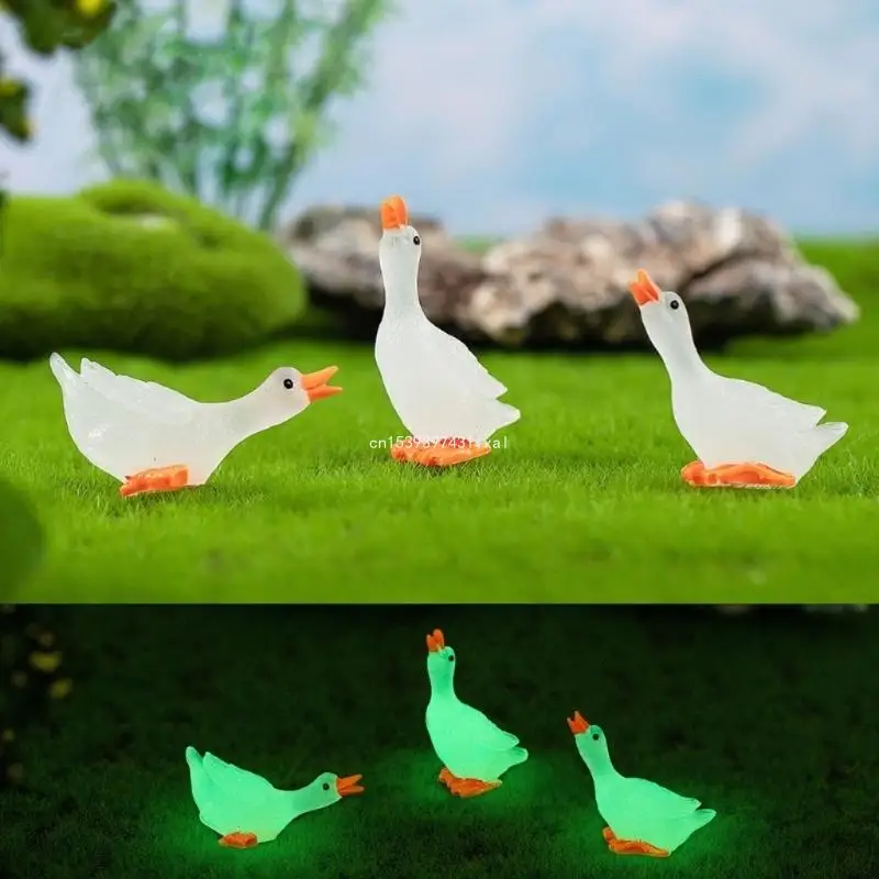 

Outdoor Garden Yard Decorative White Gooses Figurine 3pcs Mini Resin Statue Decorative Ornaments for Indoor Party