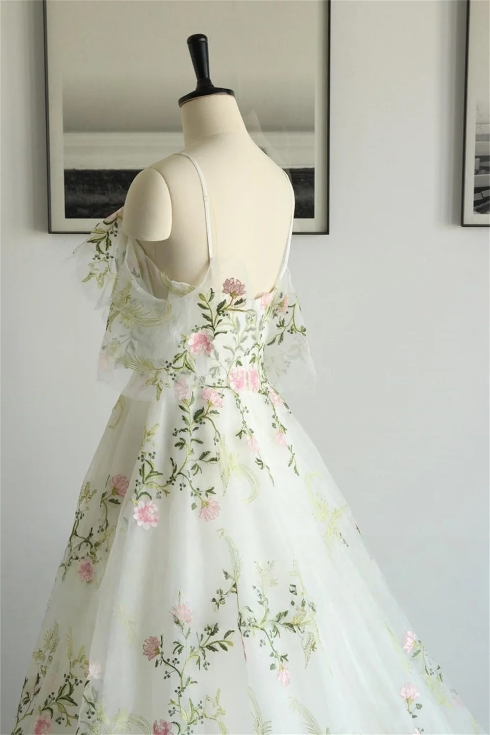 كيوتو مخصص الأخضر الأزهار طباعة الخامس الرقبة فستان الزفاف السباغيتي حزام ألف خط vestidos de novia البريدي الخلفي ذيل محكمة رسمي