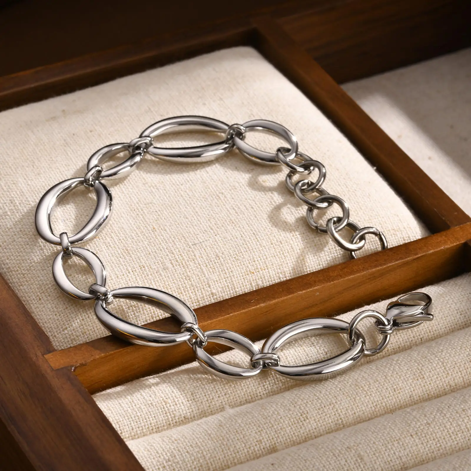 Stainless Steel Oval Handmade Chain Bracelet High Quality Premium Unique Design Light Luxury Jewelry For Women Party Gifts