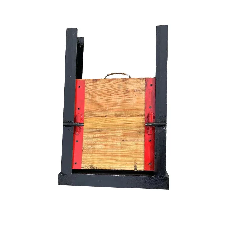 EXW Manual Automatic Wooden Stoplog Gate Pine Wood Water Gate For Channel Reservoir River Water Control System