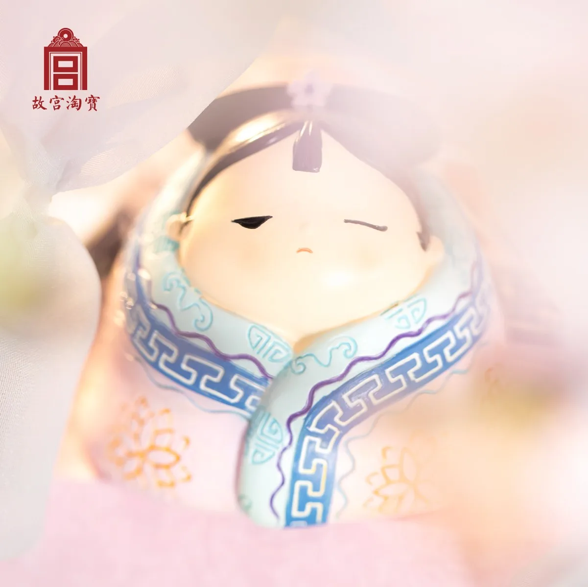 紫禁城の小さな王女から誕生日プレゼント用のかわいいオフィスのデスクトップの文化的で創造的な車の装飾品