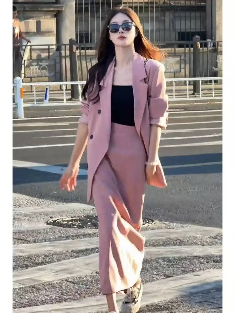 

Новый высококачественный корейский модный розовый комплект из двух предметов, женский темпераментный длинный пиджак с длинными рукавами + тонкая юбка с разрезом, элегантный костюм