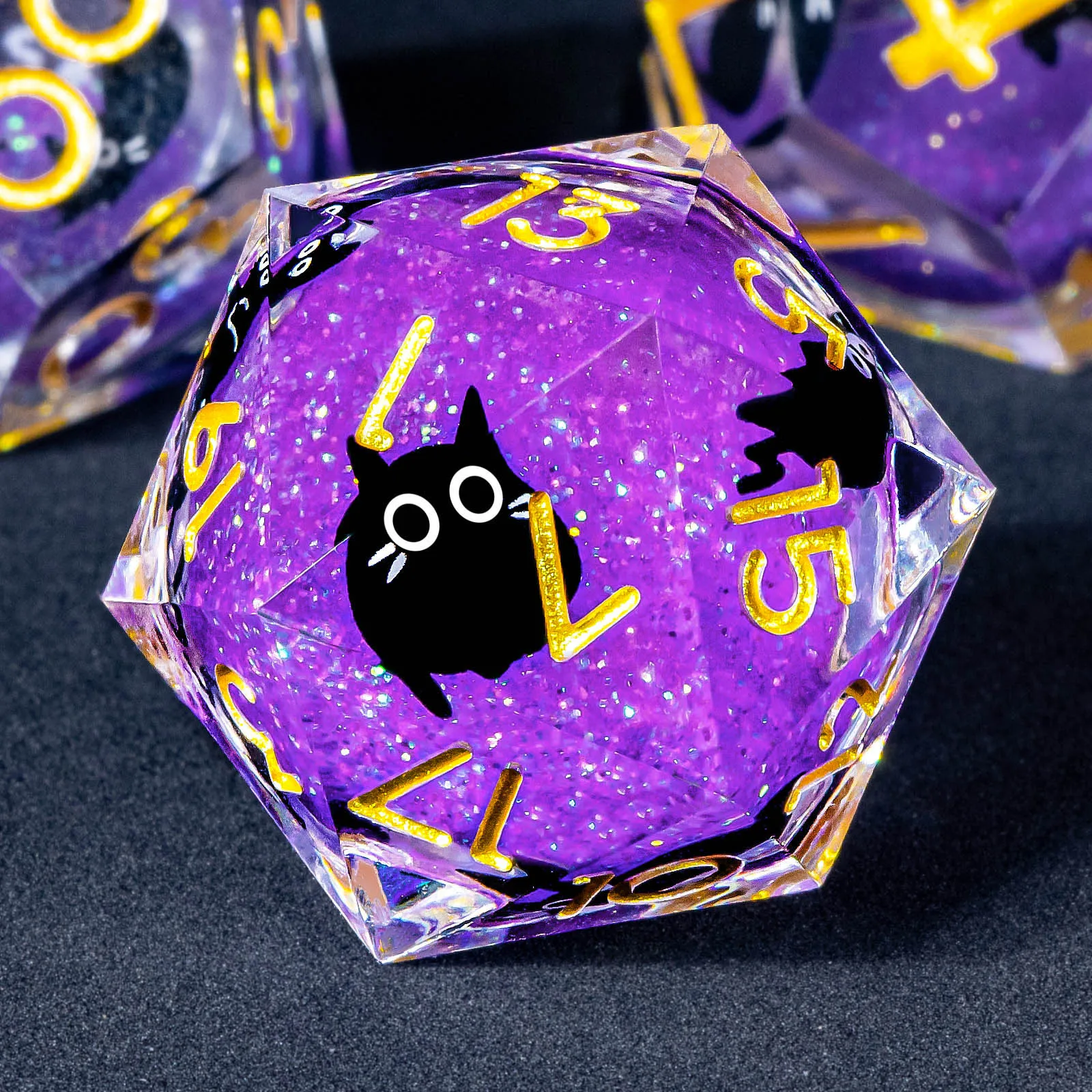 

Набор кубиков из смолы Cat DND для Dungeon and Dragon, 7 шт., ролевые игральные кости с жидким сердечником, фиолетовые кости с острыми краями D20 D12 D10 D8 D6 D4