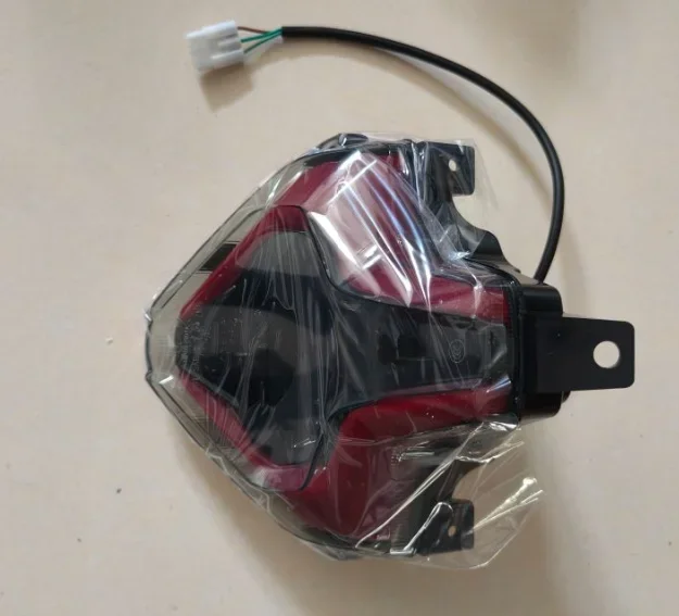 

Костюм задних фонарей CF675SRR/CF675NK/CF450SRS/CF800NK код 6AQV-160200-1003/6KWV-160200-1002