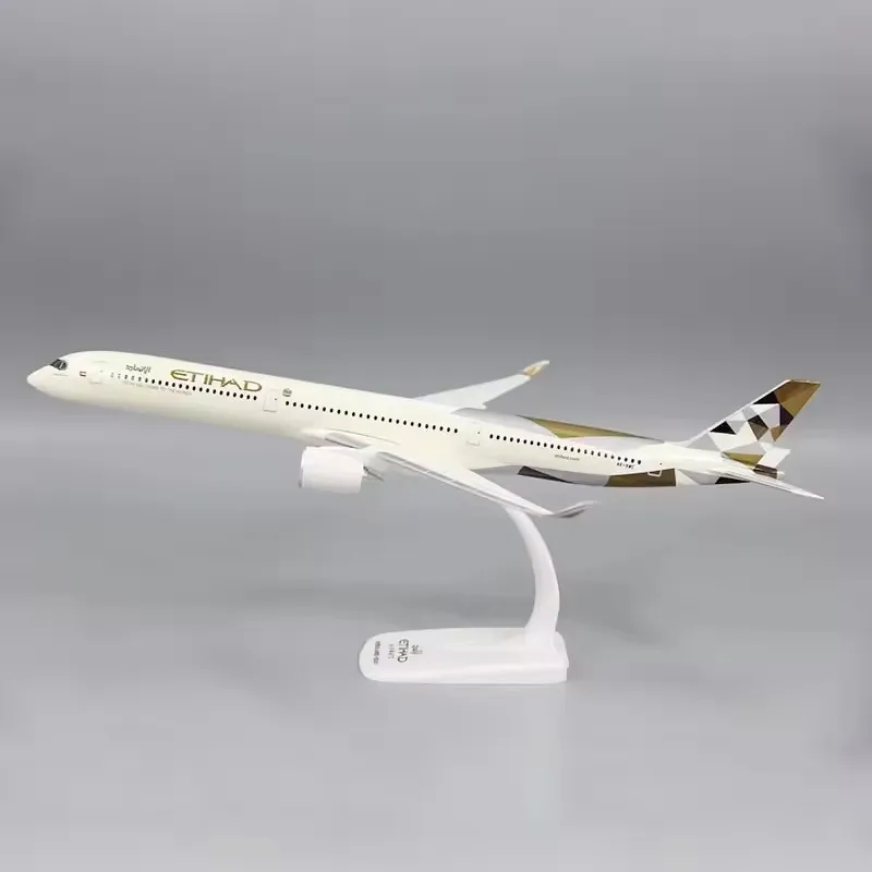 2025 New 1:200 Scale Etihad Airways Airplane A350-1000 ABS With Base Aircraft Model Toy Collection Decoration Plane Gifts Fans