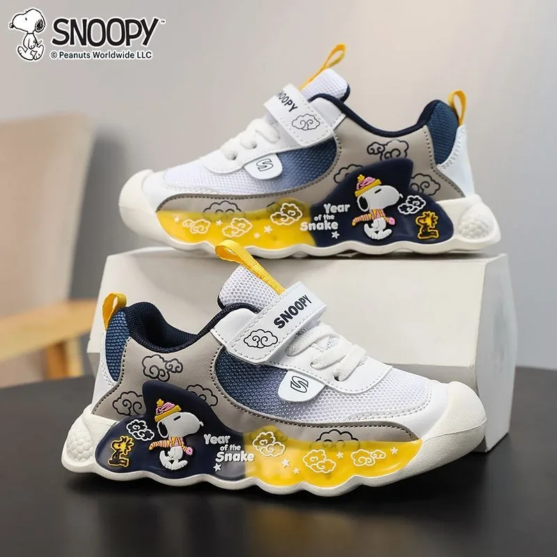 

Snoopy cartoon cartoon boys with light sneakers in autumn and winter new mesh non-slip soft sole student running shoes gift