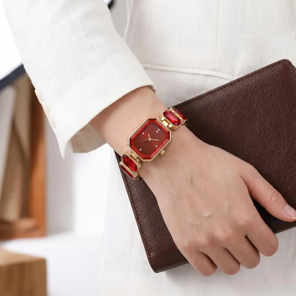 Ladies Watch Sophisticated Bracelet Watch Elegant Ladies Quartz Bracelet Watch Sparkling Rhinestone Timepiece Faux for Women