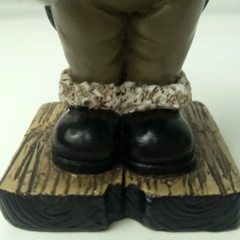QX2E Resins Toilet Butler Statue Pinching Nose Housekeeper Sculpture Bathroom Tabletop Decoration Funny Figurine Ornament Gift