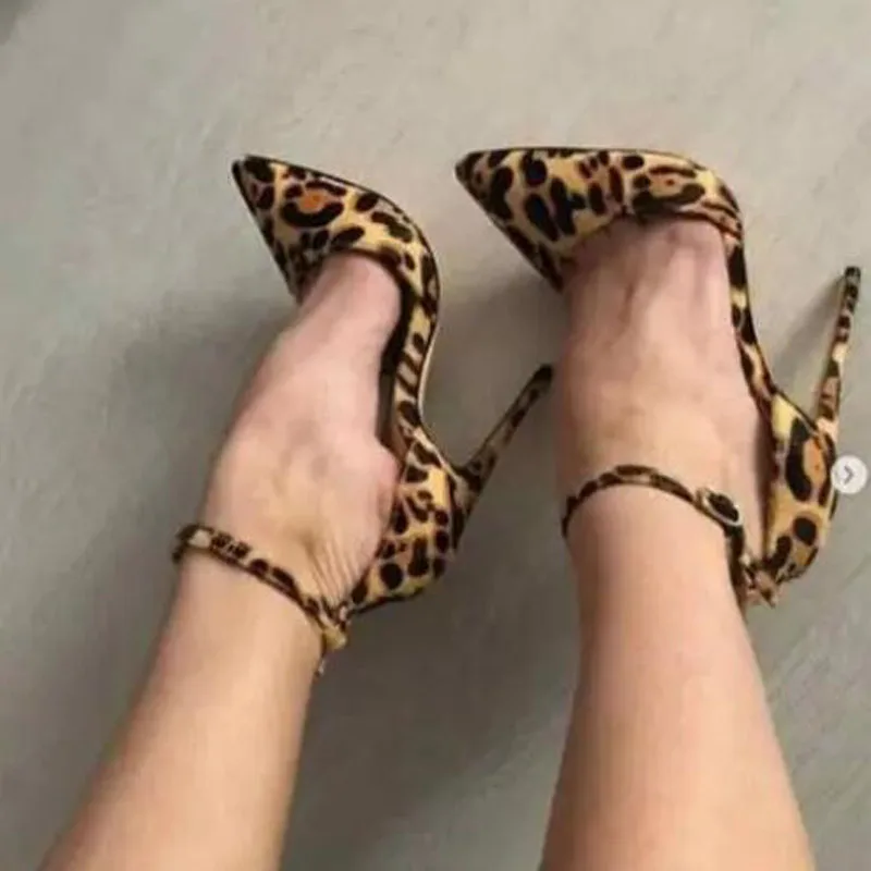 Sexy Leopard Suede Ankle Buckle Strap Pointed Toe Hollow Thin Heels Pumps Women Fashion Super High Heel Banquet Shoes Rozmiar 46