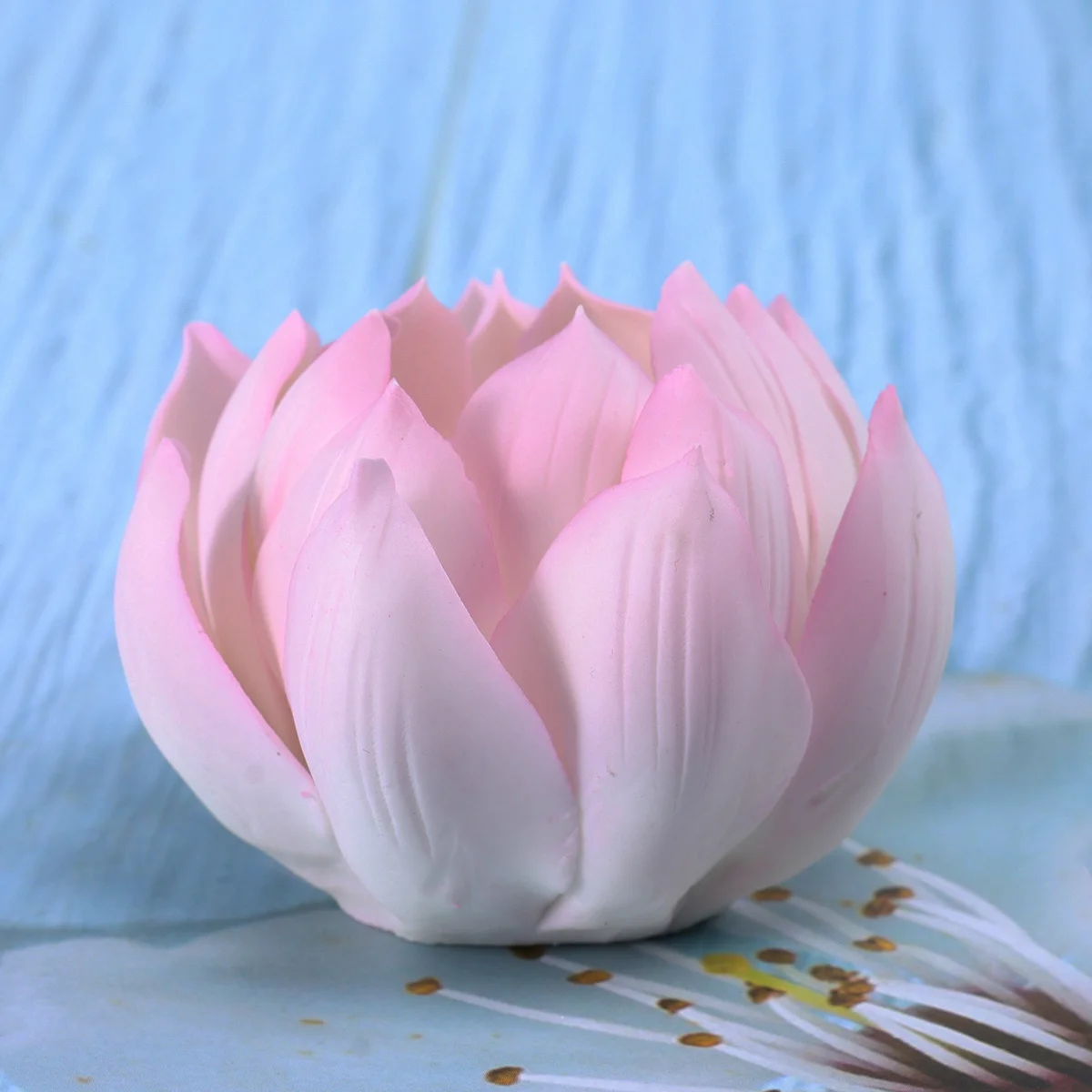 

1PC Handmade Lotus Flower Shape Incense Holder Incense Burner Supplies Ceramic Ornament (Style 2)