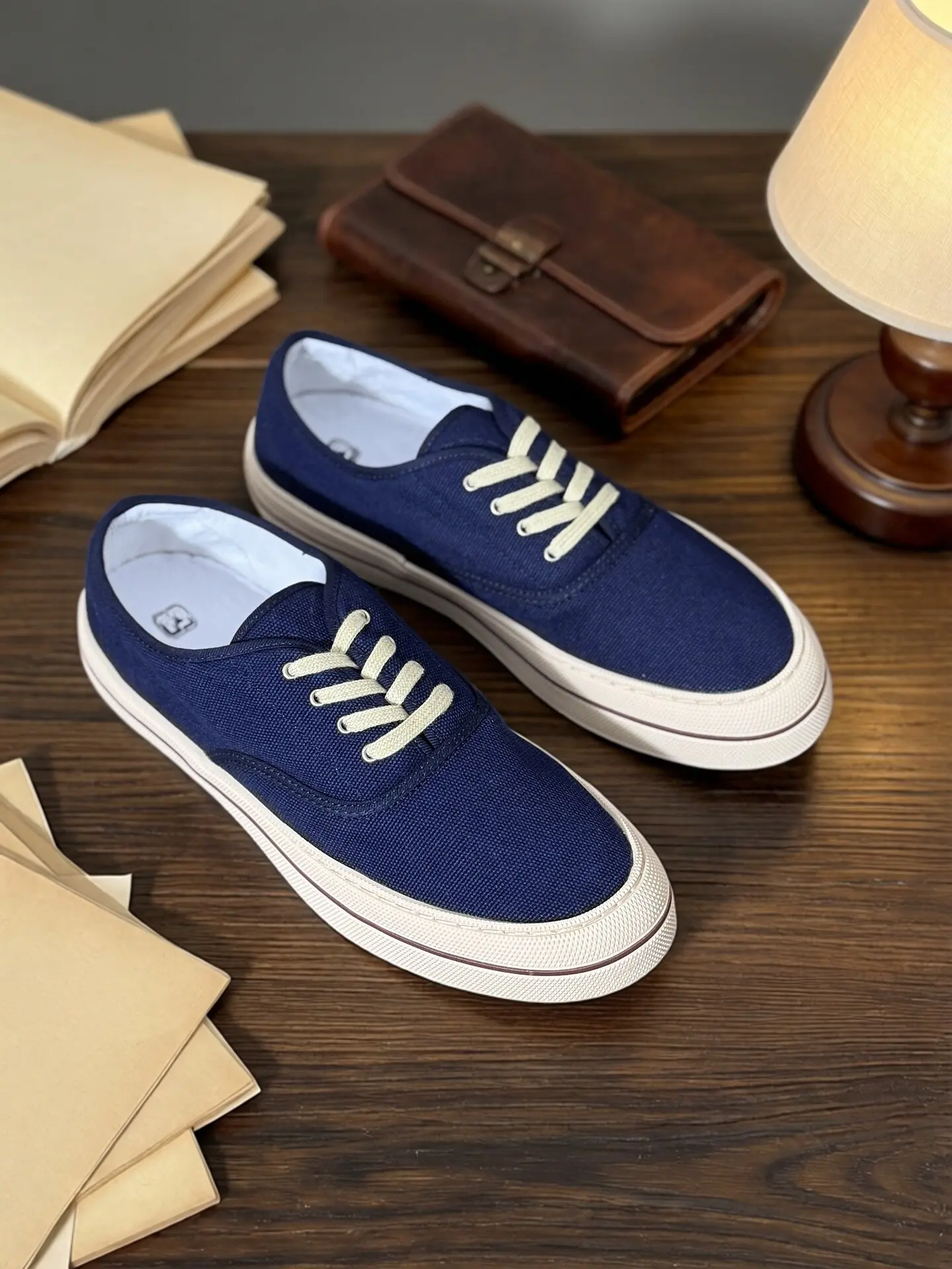 

Old Money Navy Blue Canvas Shoes Men Women Thick Sole Low Top Sneakers Breathable Comfortable Lace-up Casual Vulcanized Shoes