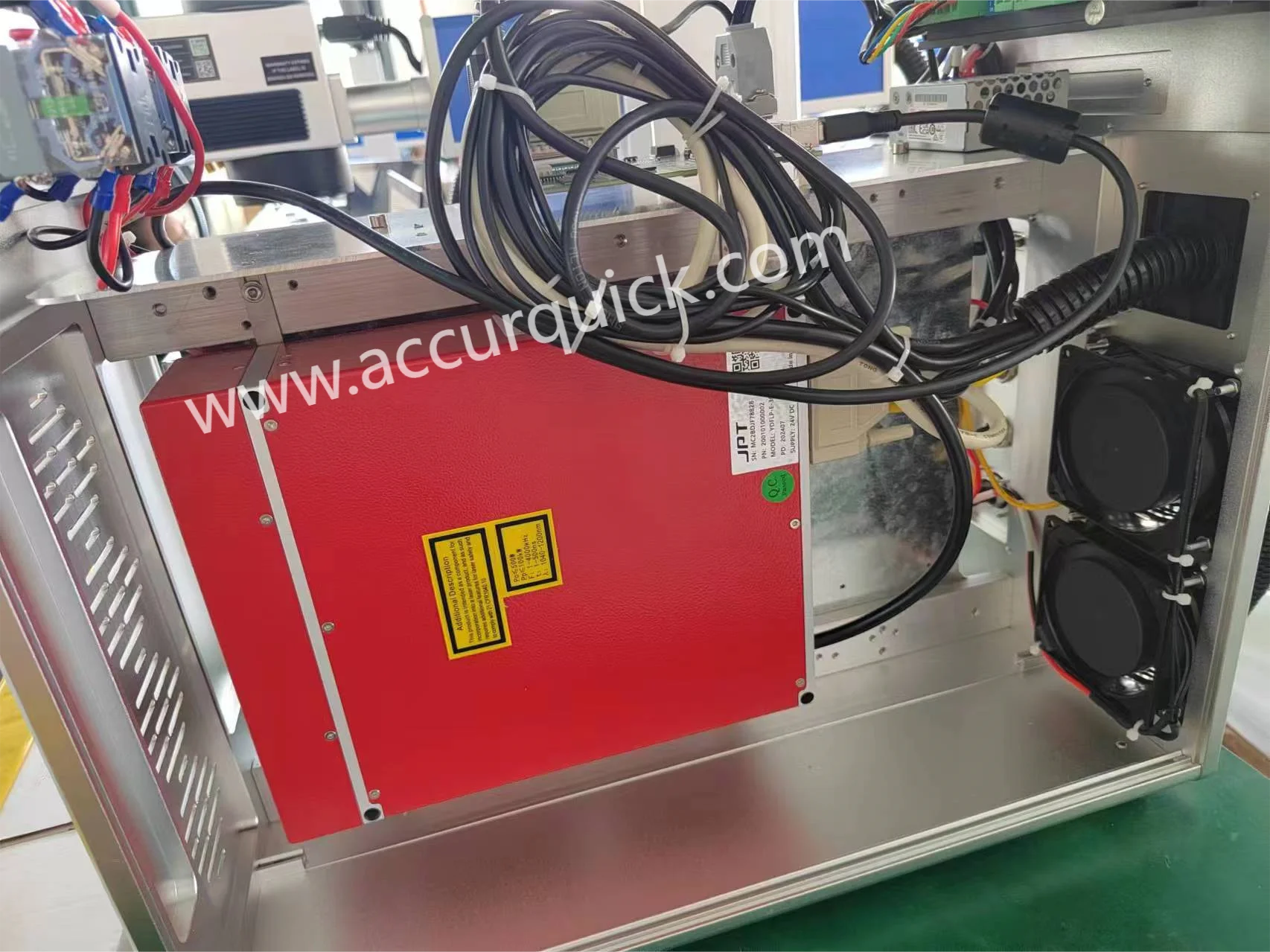 JPT 30W Fiber Lasermarkering en Metalen Laser Fiber Machine Prijs met JPT Laserbron